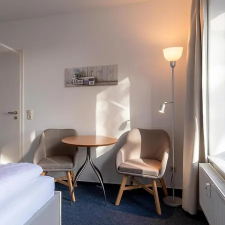 Hafenliebe Mit Blick Ueber Den Warener Stadthafen Waren  Exterior photo